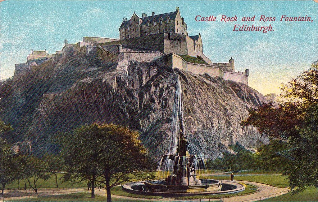 Castle Rock et le Chateau d'Edimbourg vers 1905.
