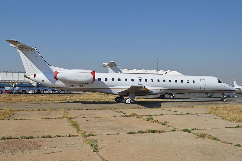 File:Embraer ERJ-145LR 'ZS-BBJ' (16022356152).jpg