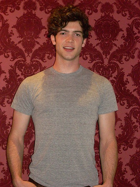 File:Ethan Peck June 2009.jpg