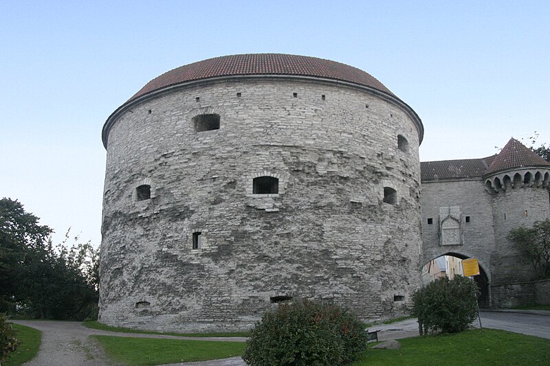 File:Fat Margrets Cannon Tower.jpg