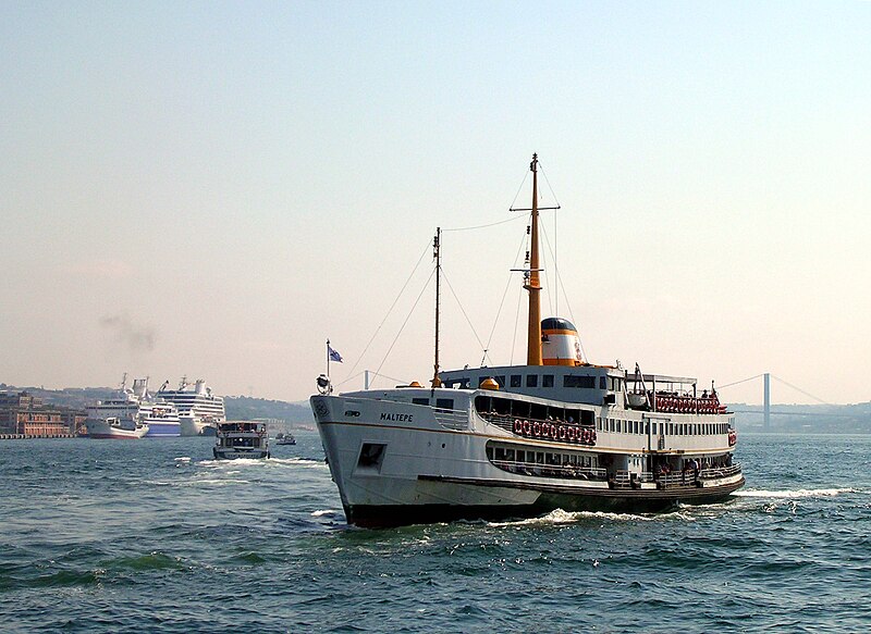 File:Ferry Instabul.jpg