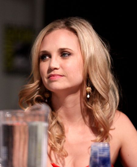 Fiona Gubelmann at 2011 San Diego Comic-Con.jpg