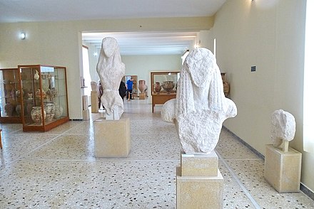 Sculptures in the Archaological Museum in Fira.
