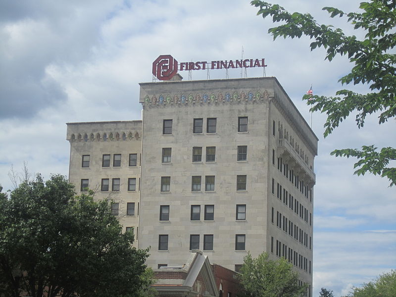 File:First Financial Bank, El Dorado, AR IMG 2619.JPG