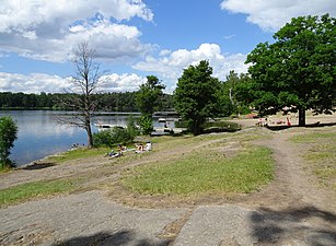 Huvudbadstranden sedd från söder, 29 juni 2020.