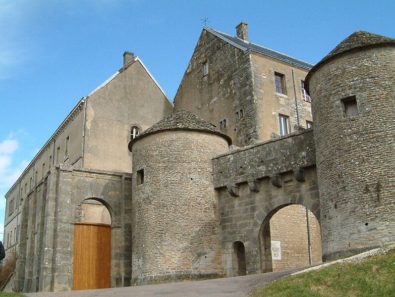 File:Flavigny-sur-Ozerain 08.jpg