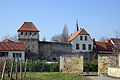 Teil der Stadtmauer mit Hahnenturm und Gottfried-Weber-Haus used on 2 pages in 2 wikis