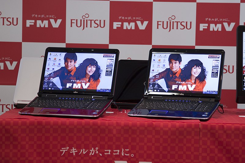 File:Fujitsu Lifebook AH series notebooks on display.jpg