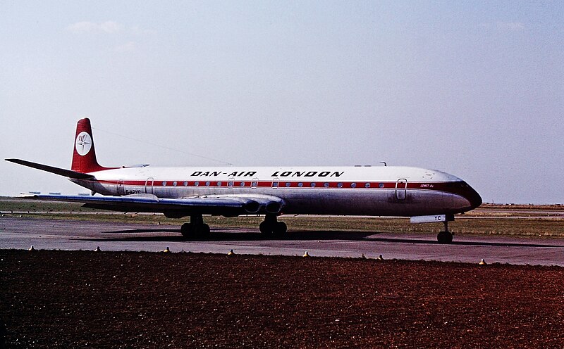 File:G-APYC Comet Dan Air EMA 09-08-1975 (17907709336).jpg