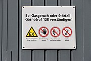 Deutsch: Warntafel an einer Gasregelstation in Bad Vöslau