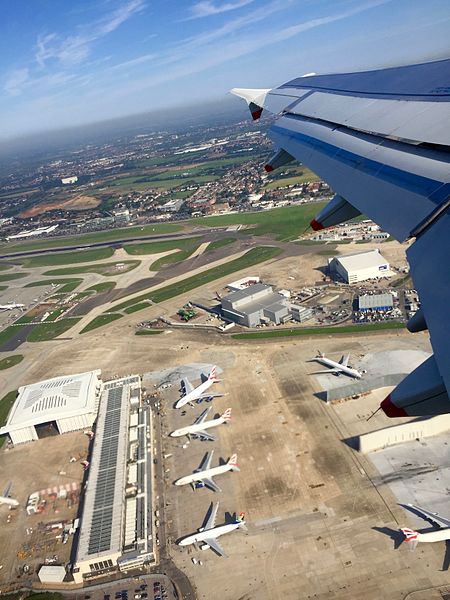 File:Gatwick Airport (31130436515).jpg