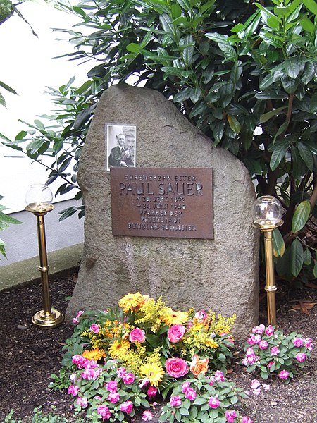 File:Gedenkstein Paul Sauer in Siegburg.JPG
