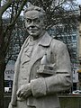 Girardidenkmal im Girardipark am Karlsplatz in Wien, geschaffen von Otto Hofner.  See also category: Girardi Monument, Vienna.