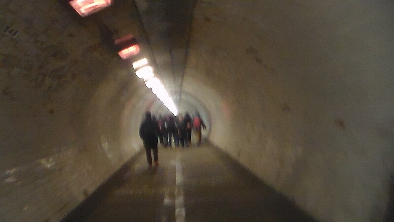 File:Greenwich-tunnel FR05.JPG