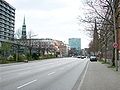 Deutsch: Willy-Brandt-Straße (ehemals Ost-West-Straße), Hamburg. Blick Richtung St. Pauli.