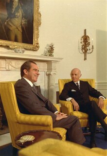 United States President Richard Nixon with Prime Minister McMahon at the White House in 1971 Head of State visit by Prime Minister of Australia William McMahan - NARA - 194388.tif