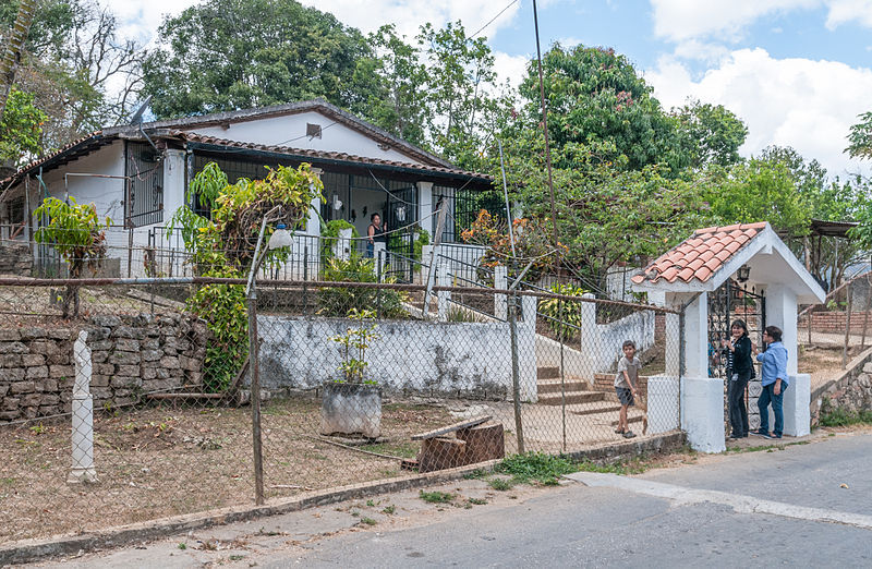 File:House in El Limon, vía Los Teques, Estado Miranda, Venezuela.jpg