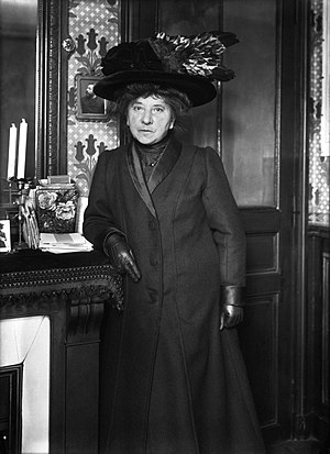 Hubertine Auclert 1910.jpg