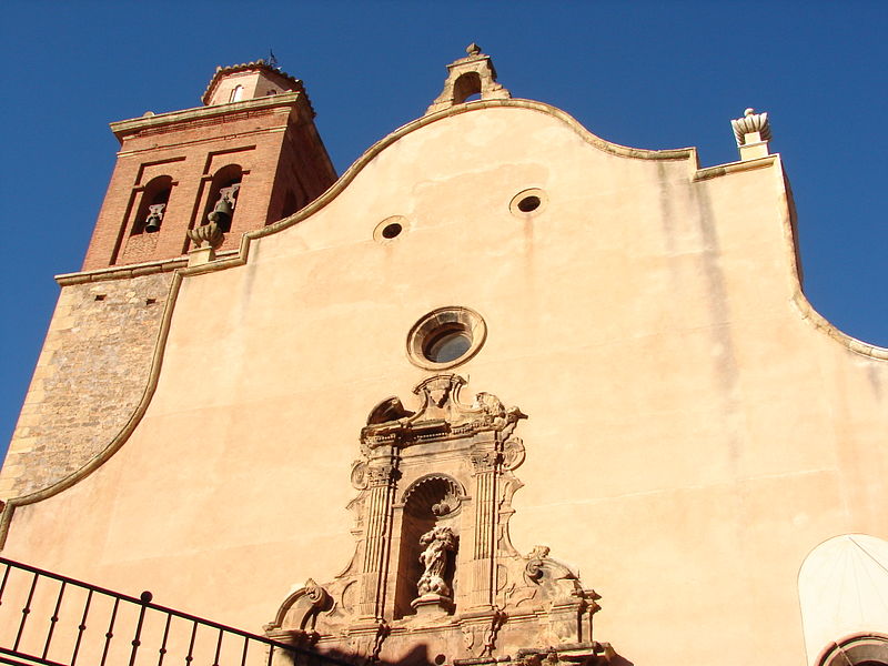 File:Iglesia de la Inmaculada Arcos de las Salinas.JPG