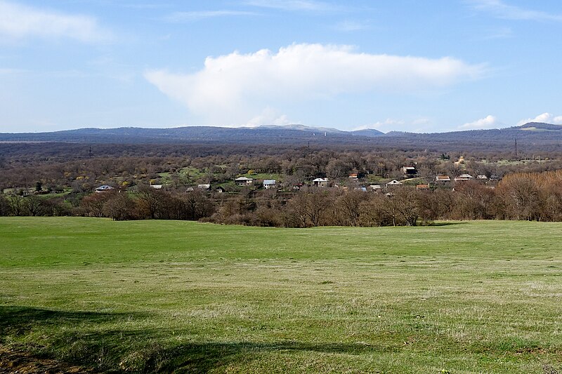 File:Ipnari Village.jpg