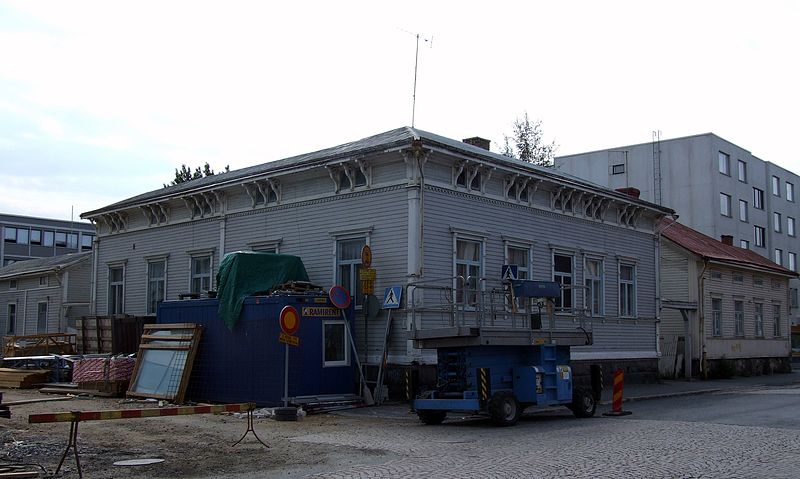 File:Isokatu 55 Oulu 20060723.JPG