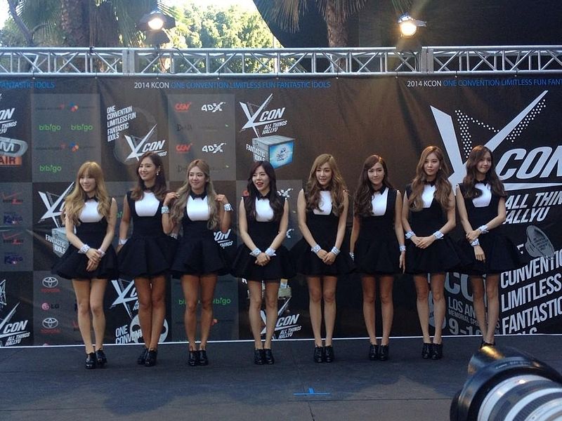 File:KCON 2014 Girls Generation.jpg