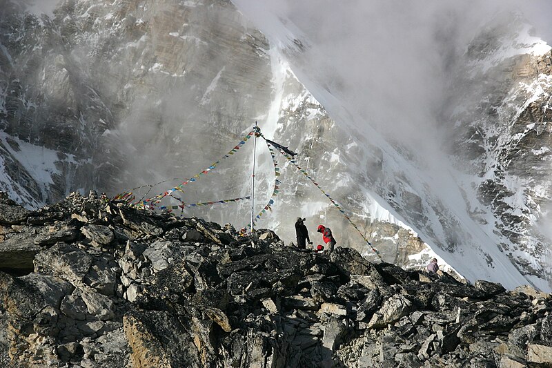 File:Kala Patthar-74-Gipfel-2007-gje.jpg