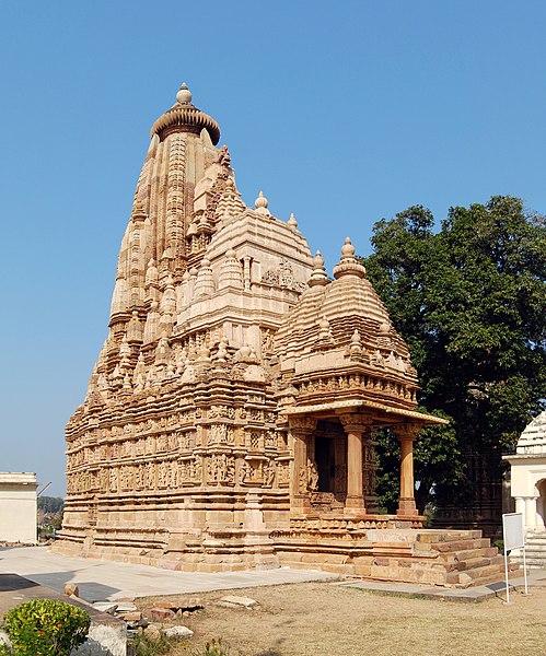 File:Khajuraho Parshvanath temple 2010.jpg