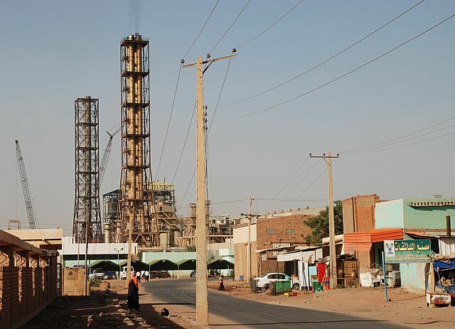 Schwerindustrie nahe der ehemaligen Asch-Schifa-Arzneimittelfabrik im Nordosten der Stadt