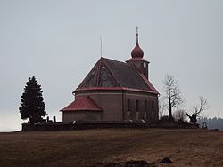 Farní kostel Povýšení sv. Kříže ve Valteřicích.