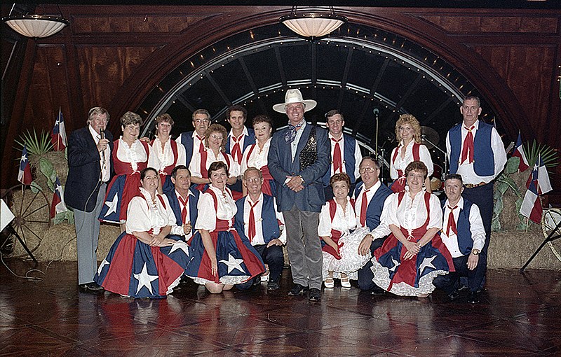File:Larry Hagman and guests at the Rosewood Crescent Club (8392305453).jpg