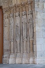 Statues colonnes du portail sud (ca. 1150).