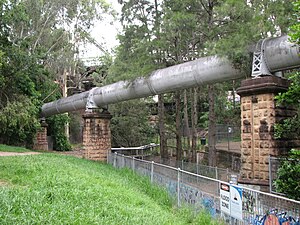 Lewisham Sewage Aqueduct 02.jpg