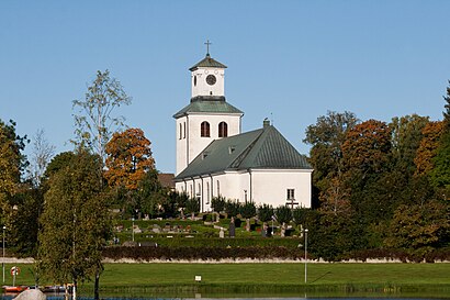 Vägbeskrivningar till Linneryd kyrka med kollektivtrafik