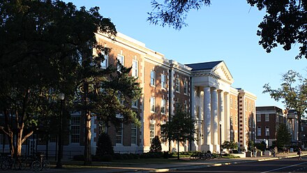 Lloyd Hall, home of New College Lloyd Hall.JPG