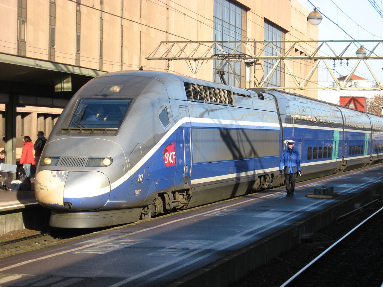 File:Lyon Part-Dieu TGV Duplex.jpg - Wikimedia Commons