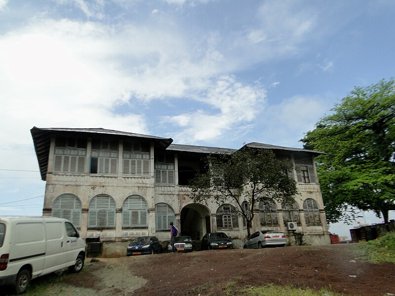 File:Maison des Célib 3.jpg