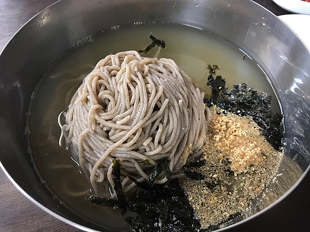 File:Mak-guksu 1.jpg - Wikimedia Commons