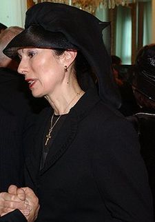 Margot Klestilová-Löfflerová na pohřbu svého manžela (2004)