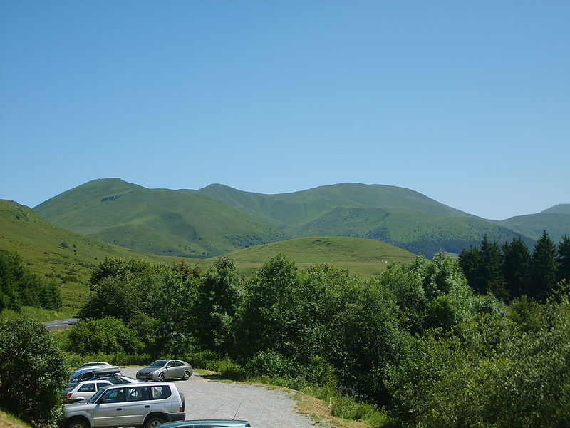 File:Massif Central1.jpg