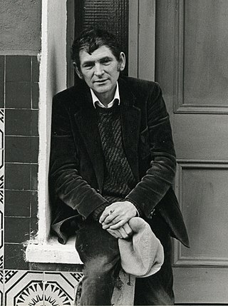 <span class="mw-page-title-main">Michael Hartnett</span> Irish poet, known for work in English and Irish languages