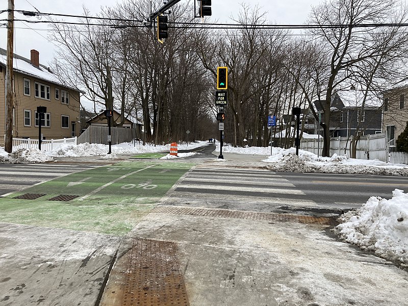 File:Minuteman Bikeway Lake Street Intersection (1).jpg