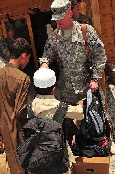 File:Mississippi Army National Guard soldiers donate backpacks and school supplies to Afghan children DVIDS424613.jpg