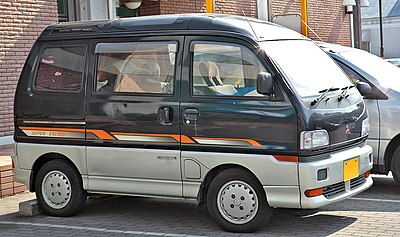 Японские mitsubishi. Mitsubishi Bravo 4wd. Mitsubishi Bravo 1994. Митсубиси Браво минивэн. Mitsubishi Minicab Bravo 1999.