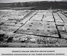 Mušov - fortalezas romanas (175-180 AC) - escavação.JPG
