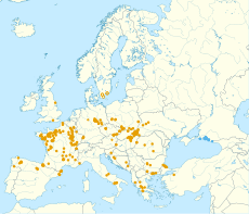 Lokality výskytu netopýra alkathoe, červeně je vyznačen potvrzený výskyt a zeleně předpokládaný výskyt.