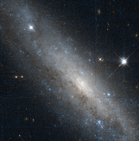 NGC 6690 hst 09042 R814B450.png