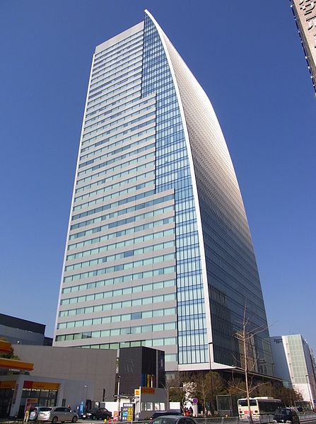 File:Nagoya Lucent Tower 110222.jpg