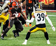 Chubb playing against the Pittsburgh Steelers in 2019. Nick Chubb vs Minkah Fitzpatrick.jpg