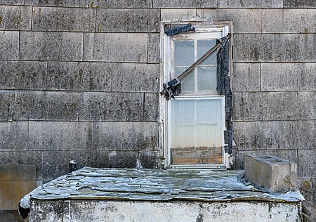 Fail:North window on rear of farmhouse at Kelvin A. Lewis farm in Creeds.jpg